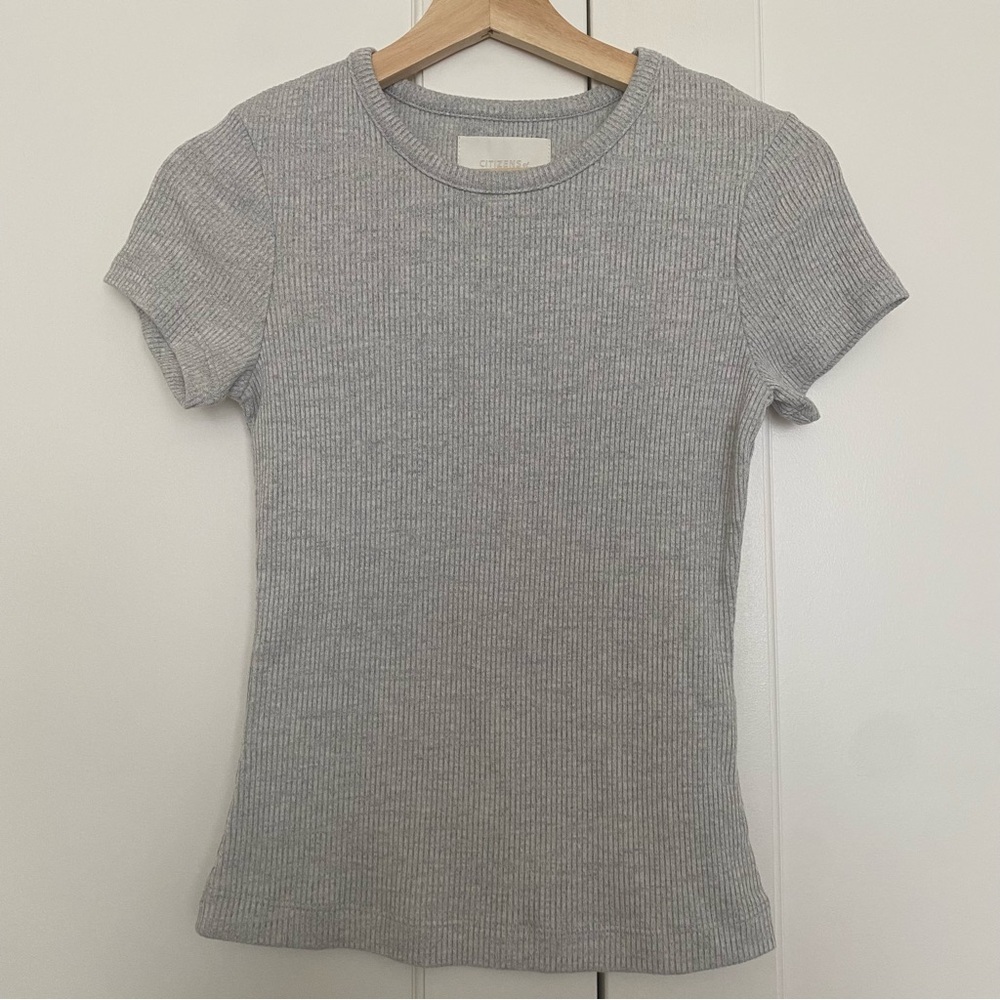 Citizens of Humanity Bree Baby Tee in Heather Grey - Picture 3 of 7